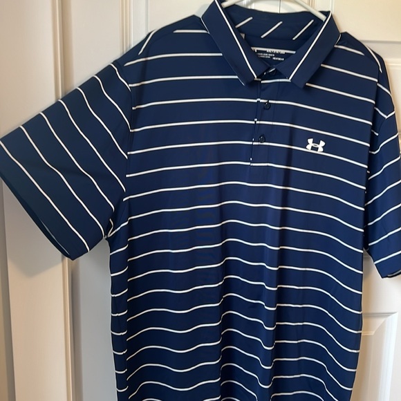 UNDER ARMOUR // MENS POLO LOOSE FIT HEATGEAR - Picture 2 of 6